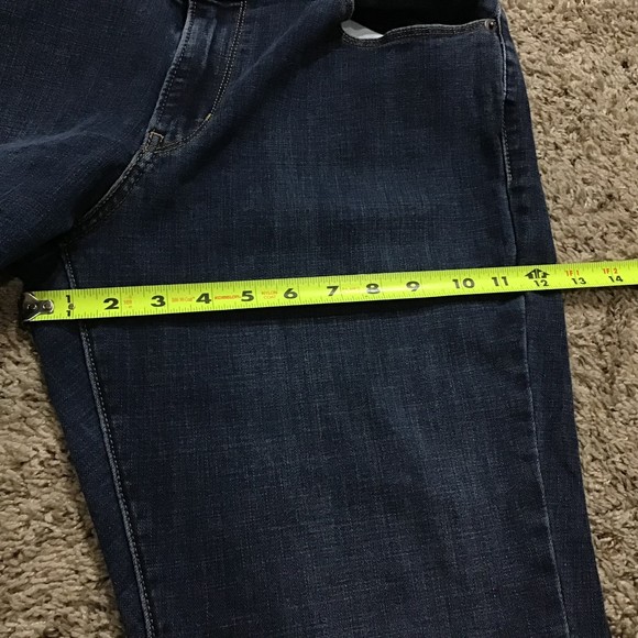 Levi Strauss Women's Jeans 14 Classic Boot Cut Dark Wash - Picture 6 of 14